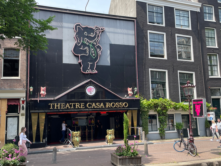 Theatre Casa Rosso
