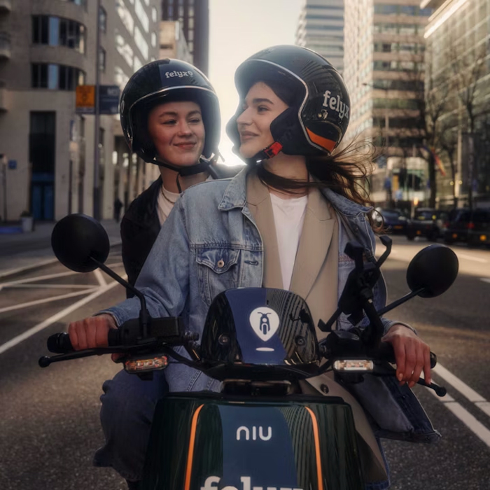 Hire a scooter in Amsterdam