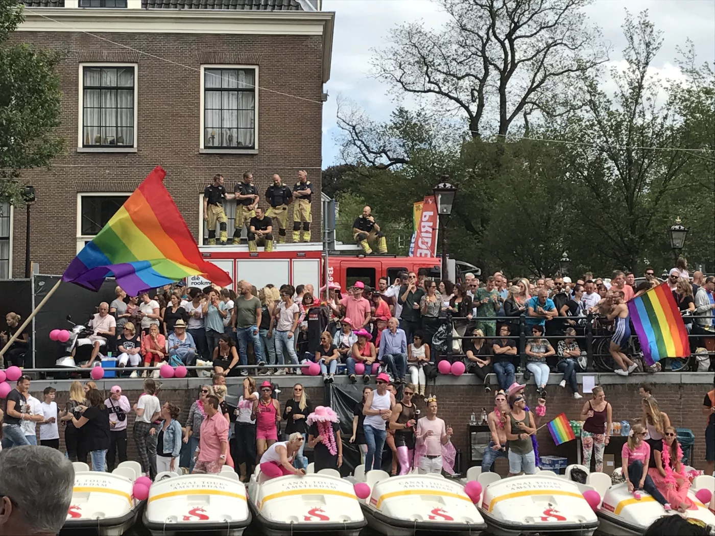 Amsterdam sightseeing scene